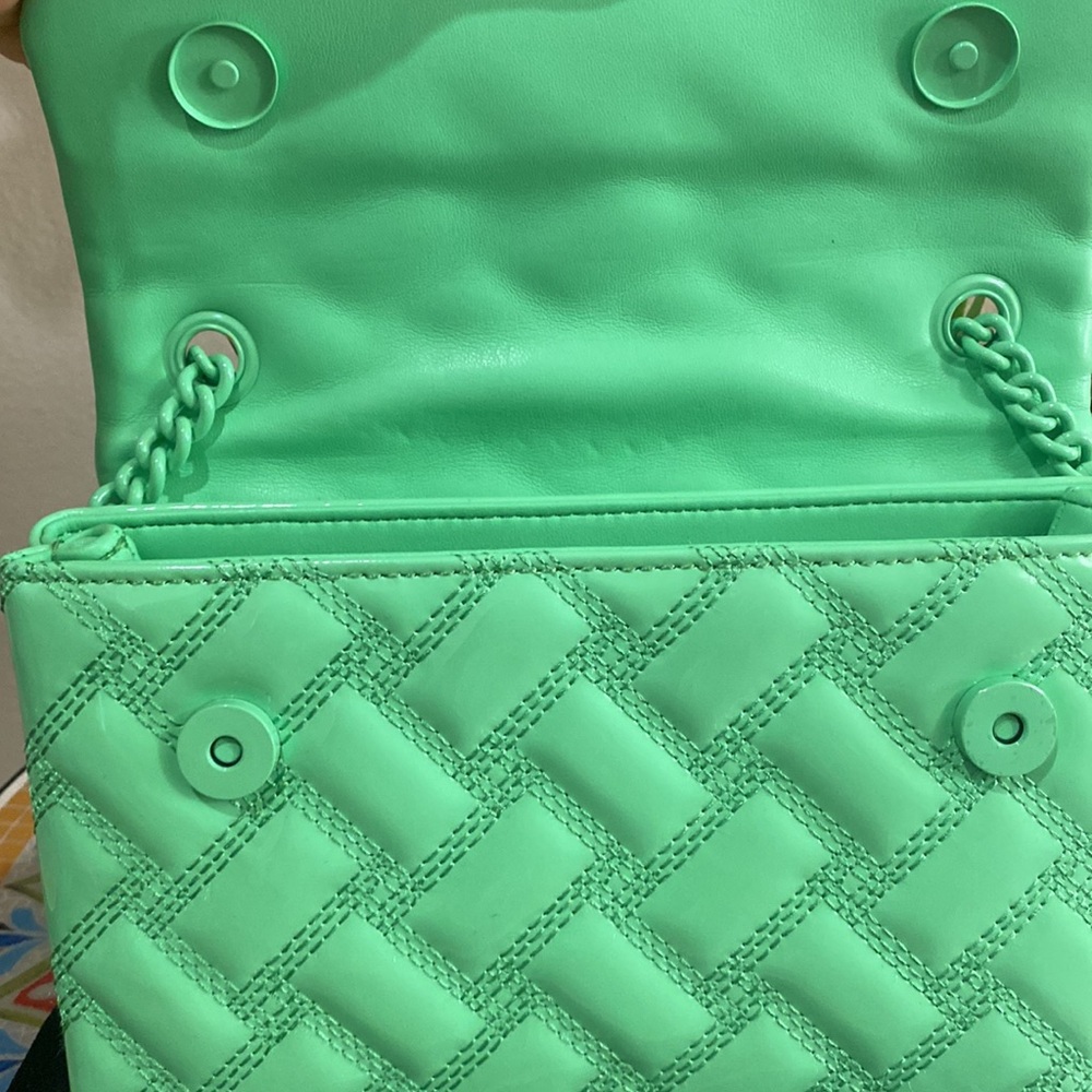 Kurt Geiger Medium Kensington Drench Leather Convertible Shoulder Bag - Picture 9 of 13